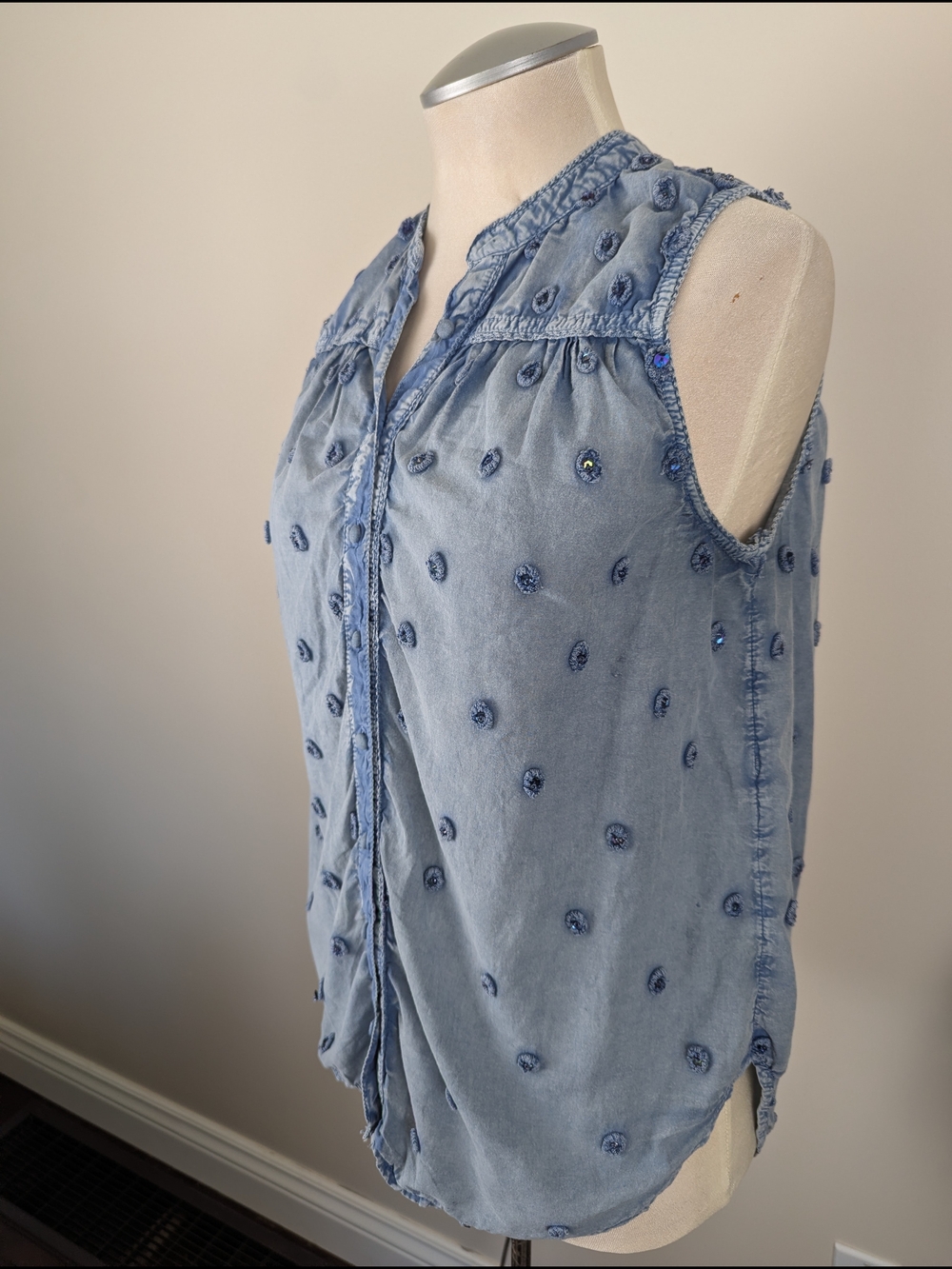 Anthropologie Pilcro Blue Embellished Sleeveless Chambray Camisole Womens XS